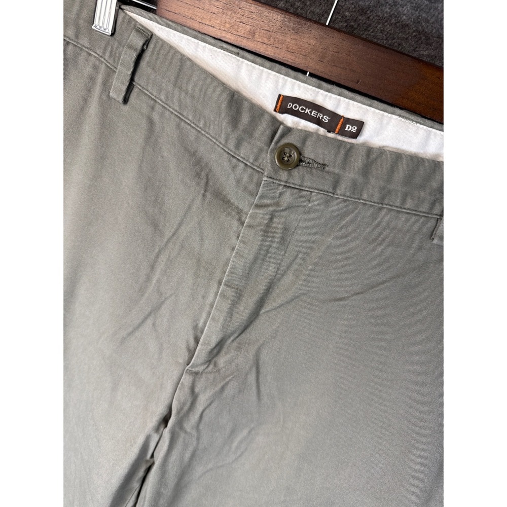 Dockers D2 Men Size 38 x 32 Khaki Straight Fit Casual Dress Pants Chinos Manager
